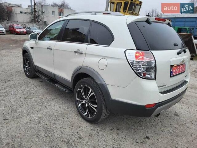 Білий Шевроле Каптіва, об'ємом двигуна 2.23 л та пробігом 208 тис. км за 10800 $, фото 9 на Automoto.ua
