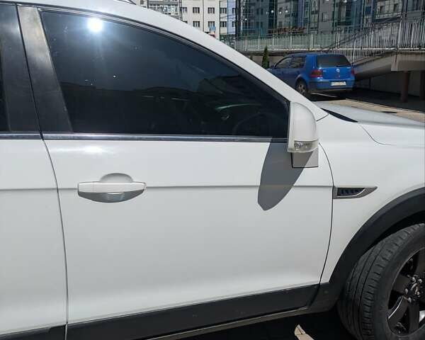 Білий Шевроле Каптіва, об'ємом двигуна 2.38 л та пробігом 170 тис. км за 9950 $, фото 19 на Automoto.ua