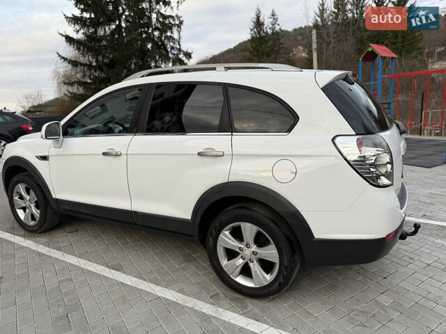 Белый Шевроле Каптива, объемом двигателя 2.2 л и пробегом 200 тыс. км за 12000 $, фото 6 на Automoto.ua