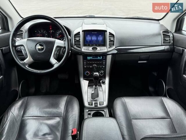 Белый Шевроле Каптива, объемом двигателя 2.2 л и пробегом 150 тыс. км за 12200 $, фото 27 на Automoto.ua