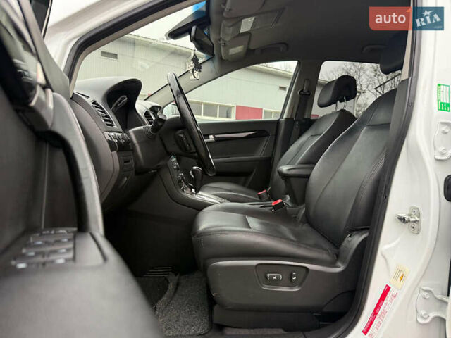 Белый Шевроле Каптива, объемом двигателя 2.2 л и пробегом 200 тыс. км за 12000 $, фото 29 на Automoto.ua