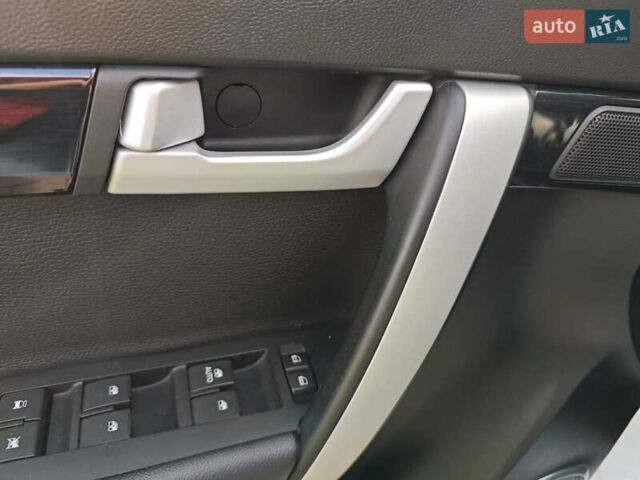 Белый Шевроле Каптива, объемом двигателя 2.2 л и пробегом 112 тыс. км за 13750 $, фото 80 на Automoto.ua