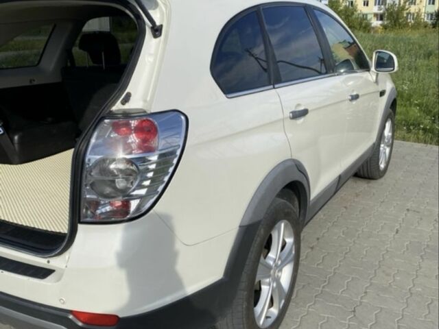 Белый Шевроле Каптива, объемом двигателя 2.2 л и пробегом 230 тыс. км за 10800 $, фото 19 на Automoto.ua