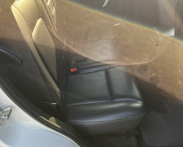 Білий Шевроле Каптіва, об'ємом двигуна 2.23 л та пробігом 241 тис. км за 12300 $, фото 16 на Automoto.ua