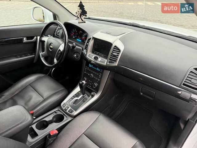 Белый Шевроле Каптива, объемом двигателя 2.2 л и пробегом 200 тыс. км за 12000 $, фото 37 на Automoto.ua