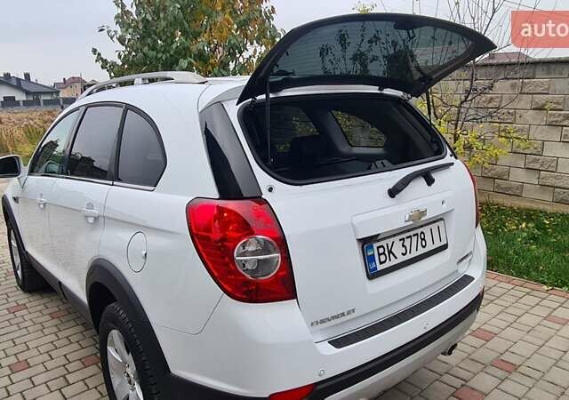 Белый Шевроле Каптива, объемом двигателя 2.2 л и пробегом 219 тыс. км за 9997 $, фото 33 на Automoto.ua
