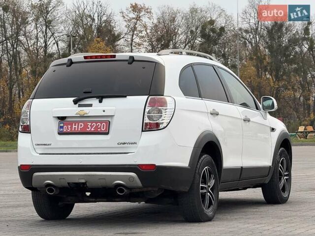 Белый Шевроле Каптива, объемом двигателя 2.2 л и пробегом 150 тыс. км за 12200 $, фото 7 на Automoto.ua