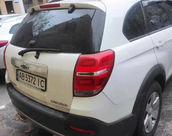 Белый Шевроле Каптива, объемом двигателя 2.4 л и пробегом 260 тыс. км за 9900 $, фото 2 на Automoto.ua