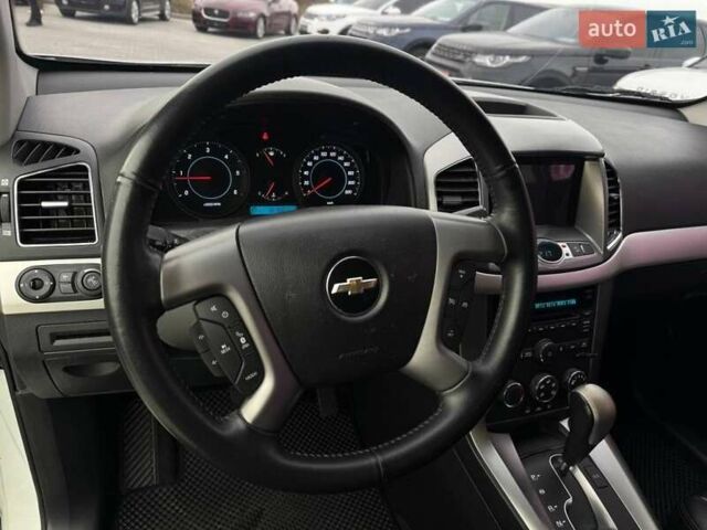Белый Шевроле Каптива, объемом двигателя 2 л и пробегом 181 тыс. км за 10600 $, фото 10 на Automoto.ua
