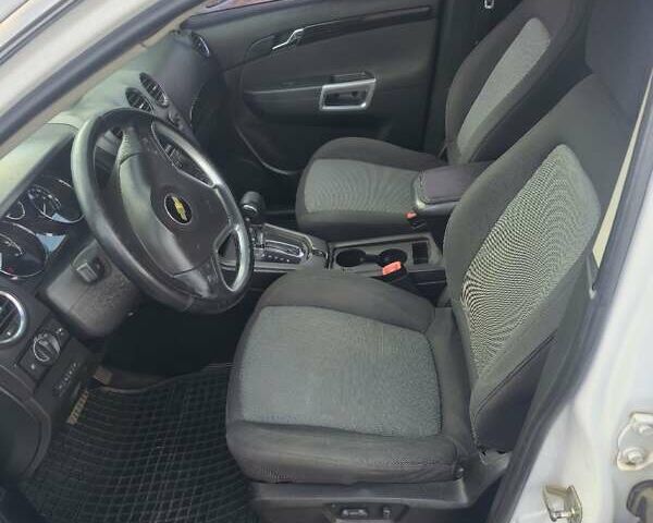 Шевроле Каптива 2013 в Ровно на Automoto.ua Белый Шевроле Каптива, объемом двигателя 2.38 л и пробегом 124 тыс. км за 8800 $, фото 15 на Automoto.ua