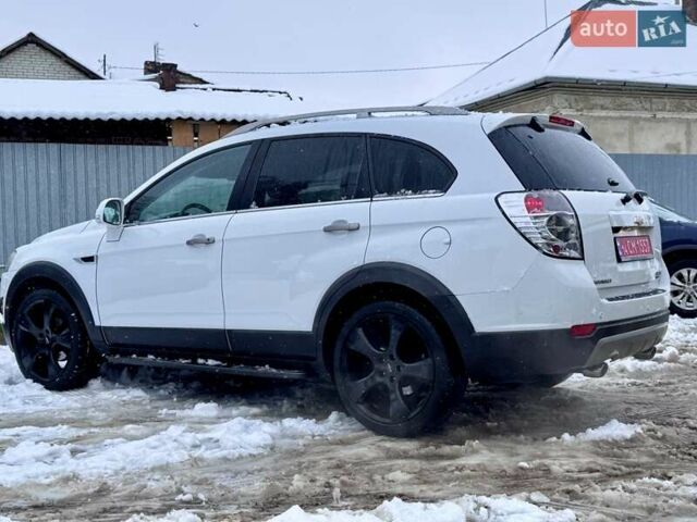 Белый Шевроле Каптива, объемом двигателя 2.2 л и пробегом 87 тыс. км за 12800 $, фото 8 на Automoto.ua