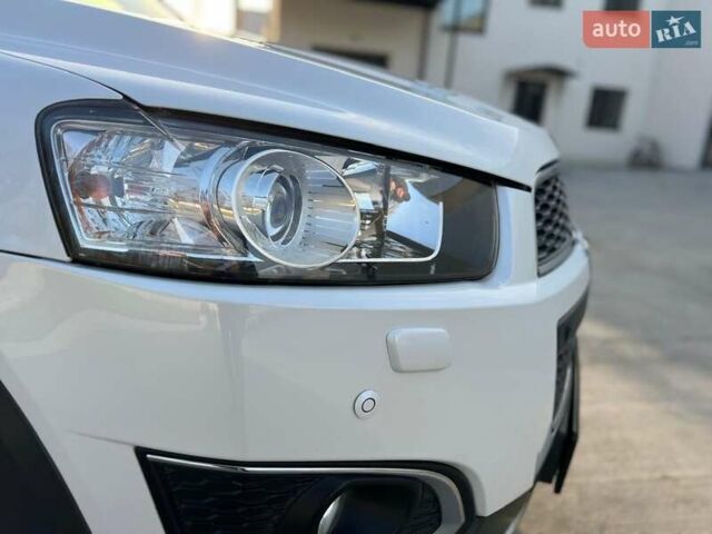 Белый Шевроле Каптива, объемом двигателя 2.2 л и пробегом 187 тыс. км за 12900 $, фото 18 на Automoto.ua