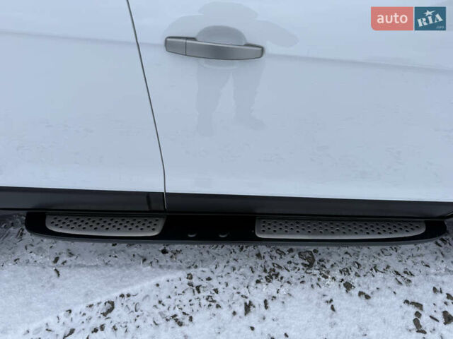 Белый Шевроле Каптива, объемом двигателя 2.2 л и пробегом 142 тыс. км за 12300 $, фото 35 на Automoto.ua