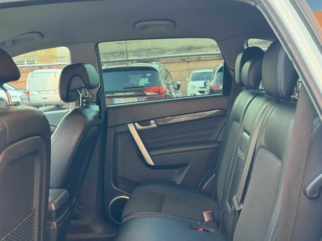 Белый Шевроле Каптива, объемом двигателя 2.4 л и пробегом 172 тыс. км за 11500 $, фото 12 на Automoto.ua