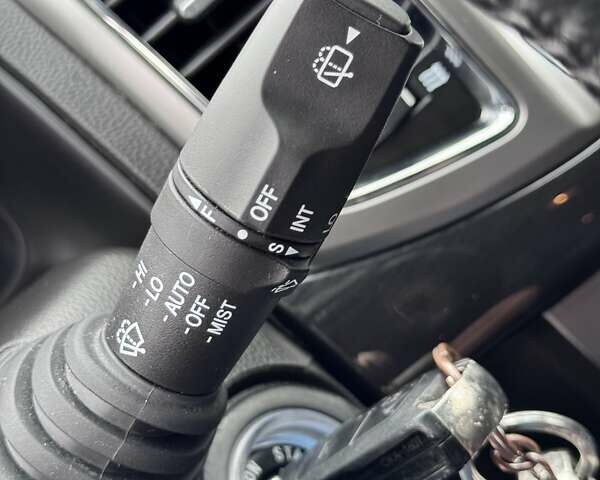 Белый Шевроле Каптива, объемом двигателя 2.2 л и пробегом 87 тыс. км за 12800 $, фото 31 на Automoto.ua