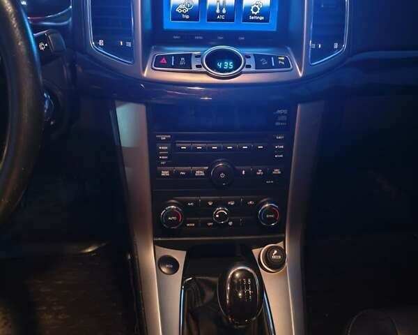 Белый Шевроле Каптива, объемом двигателя 2.23 л и пробегом 180 тыс. км за 14200 $, фото 5 на Automoto.ua