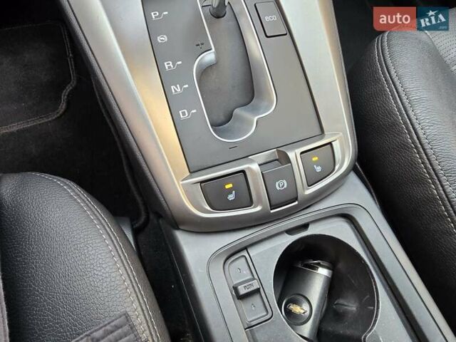 Белый Шевроле Каптива, объемом двигателя 2.2 л и пробегом 205 тыс. км за 11900 $, фото 23 на Automoto.ua