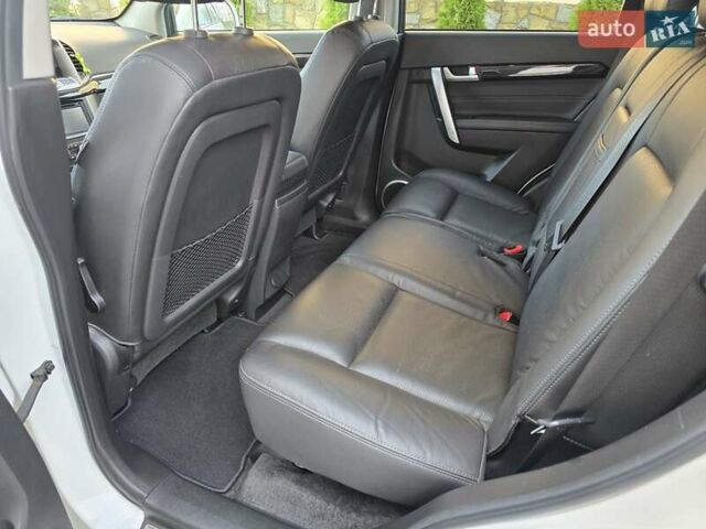 Белый Шевроле Каптива, объемом двигателя 2.2 л и пробегом 205 тыс. км за 11900 $, фото 27 на Automoto.ua