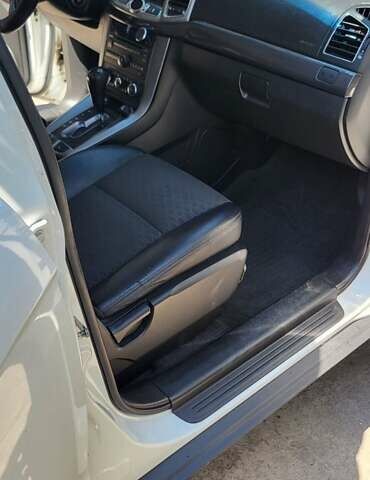 Білий Шевроле Каптіва, об'ємом двигуна 2.38 л та пробігом 250 тис. км за 11700 $, фото 9 на Automoto.ua