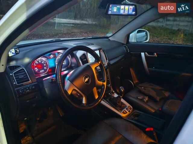 Белый Шевроле Каптива, объемом двигателя 2.23 л и пробегом 180 тыс. км за 14200 $, фото 27 на Automoto.ua