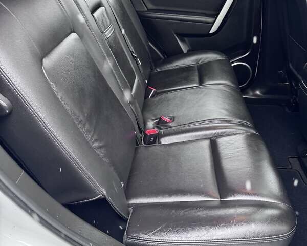 Белый Шевроле Каптива, объемом двигателя 2.2 л и пробегом 87 тыс. км за 12800 $, фото 22 на Automoto.ua