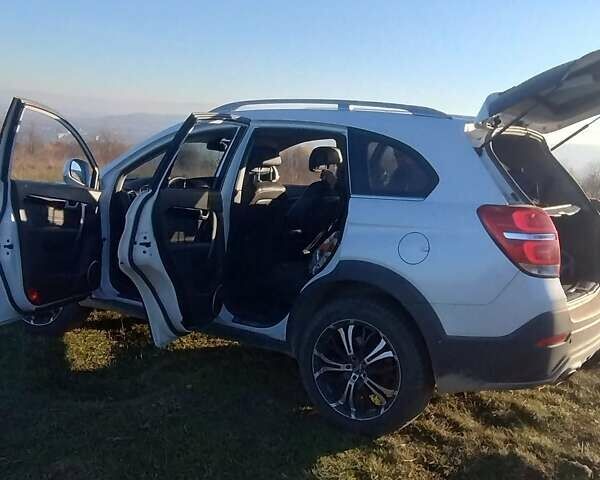 Білий Шевроле Каптіва, об'ємом двигуна 2.23 л та пробігом 204 тис. км за 13000 $, фото 34 на Automoto.ua