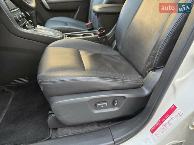 Белый Шевроле Каптива, объемом двигателя 2.2 л и пробегом 205 тыс. км за 11900 $, фото 16 на Automoto.ua