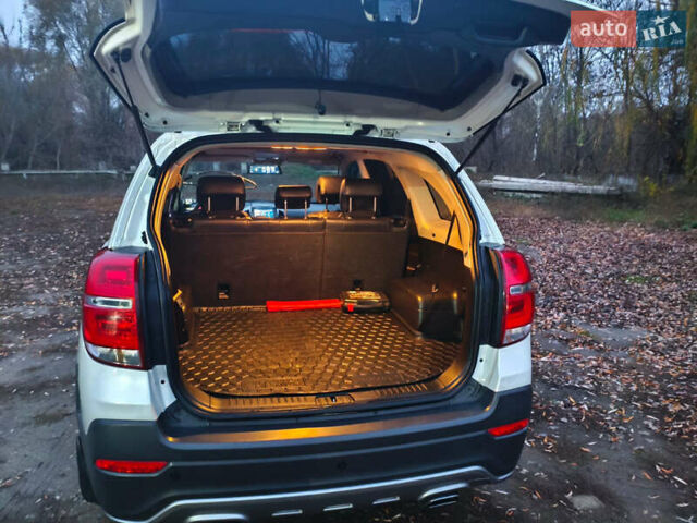 Білий Шевроле Каптіва, об'ємом двигуна 2.23 л та пробігом 180 тис. км за 13295 $, фото 10 на Automoto.ua