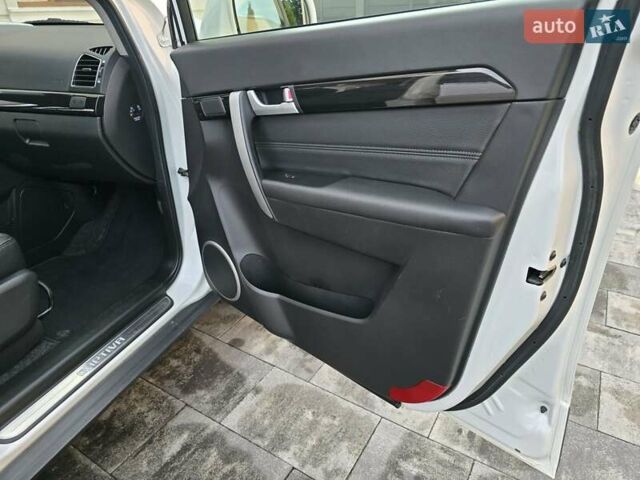 Белый Шевроле Каптива, объемом двигателя 2.2 л и пробегом 205 тыс. км за 11900 $, фото 35 на Automoto.ua