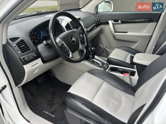 Белый Шевроле Каптива, объемом двигателя 2.2 л и пробегом 167 тыс. км за 12600 $, фото 12 на Automoto.ua