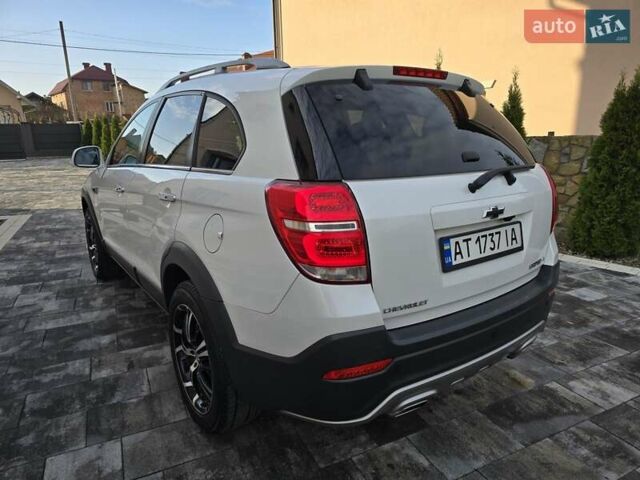 Белый Шевроле Каптива, объемом двигателя 2.2 л и пробегом 205 тыс. км за 11900 $, фото 6 на Automoto.ua