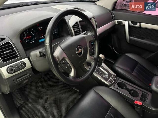 Белый Шевроле Каптива, объемом двигателя 2 л и пробегом 181 тыс. км за 10600 $, фото 9 на Automoto.ua