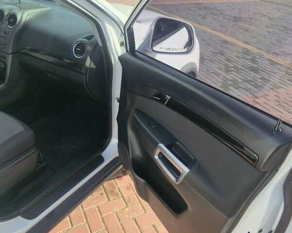 Шевроле Каптива 2013 в Ровно на Automoto.ua Белый Шевроле Каптива, объемом двигателя 2.38 л и пробегом 124 тыс. км за 8800 $, фото 5 на Automoto.ua