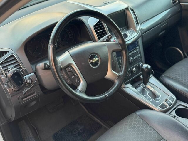 Белый Шевроле Каптива, объемом двигателя 2.4 л и пробегом 172 тыс. км за 11500 $, фото 9 на Automoto.ua