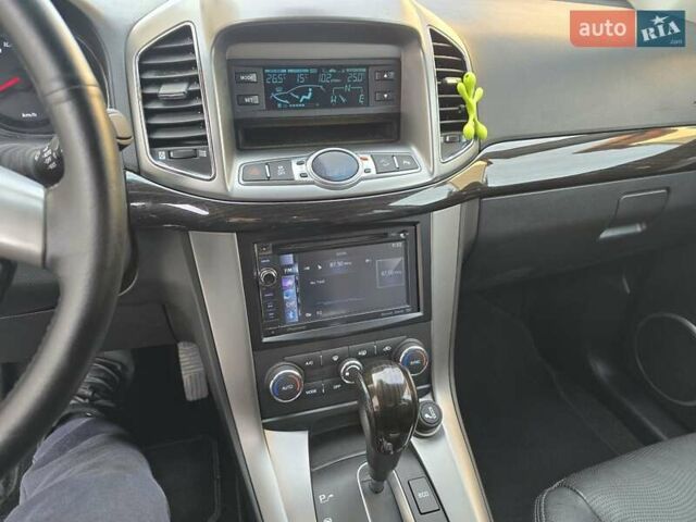 Белый Шевроле Каптива, объемом двигателя 2.2 л и пробегом 205 тыс. км за 11900 $, фото 22 на Automoto.ua