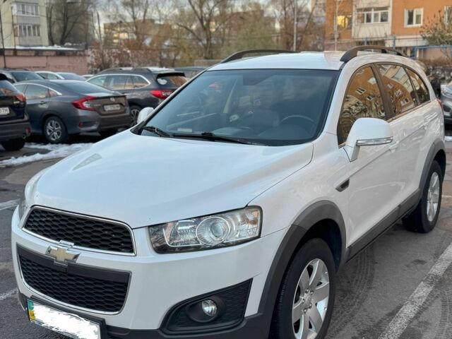 Белый Шевроле Каптива, объемом двигателя 2.4 л и пробегом 172 тыс. км за 11500 $, фото 5 на Automoto.ua