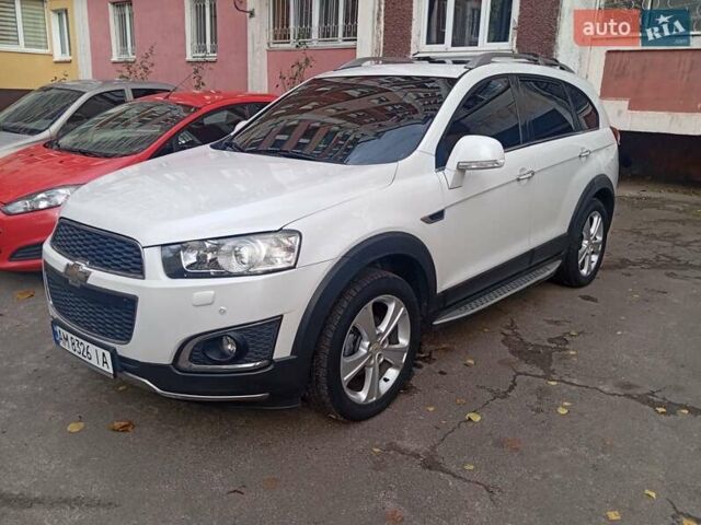 Білий Шевроле Каптіва, об'ємом двигуна 2.2 л та пробігом 207 тис. км за 12000 $, фото 4 на Automoto.ua