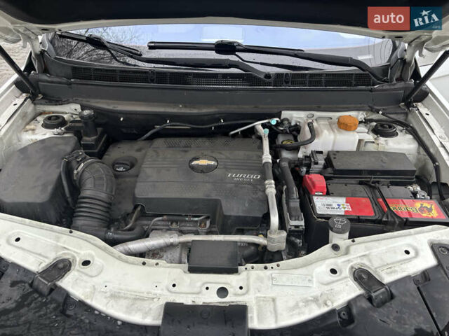 Белый Шевроле Каптива, объемом двигателя 2.2 л и пробегом 167 тыс. км за 12600 $, фото 22 на Automoto.ua