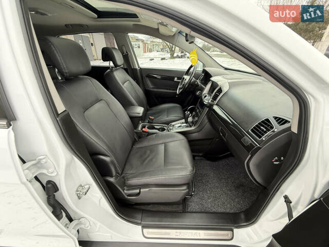 Белый Шевроле Каптива, объемом двигателя 2.2 л и пробегом 142 тыс. км за 12300 $, фото 60 на Automoto.ua