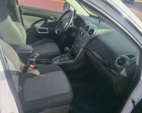 Шевроле Каптива 2013 в Ровно на Automoto.ua Белый Шевроле Каптива, объемом двигателя 2.38 л и пробегом 124 тыс. км за 8800 $, фото 8 на Automoto.ua