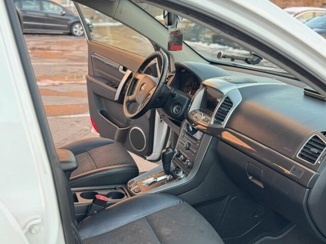 Белый Шевроле Каптива, объемом двигателя 2.4 л и пробегом 172 тыс. км за 11500 $, фото 8 на Automoto.ua