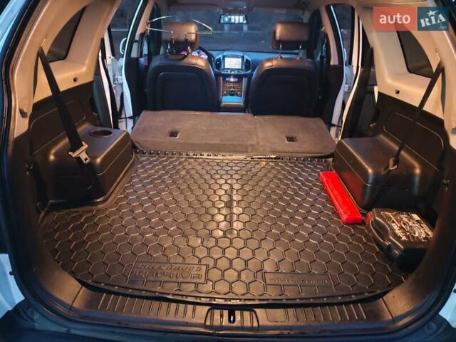 Белый Шевроле Каптива, объемом двигателя 2.23 л и пробегом 180 тыс. км за 14200 $, фото 25 на Automoto.ua