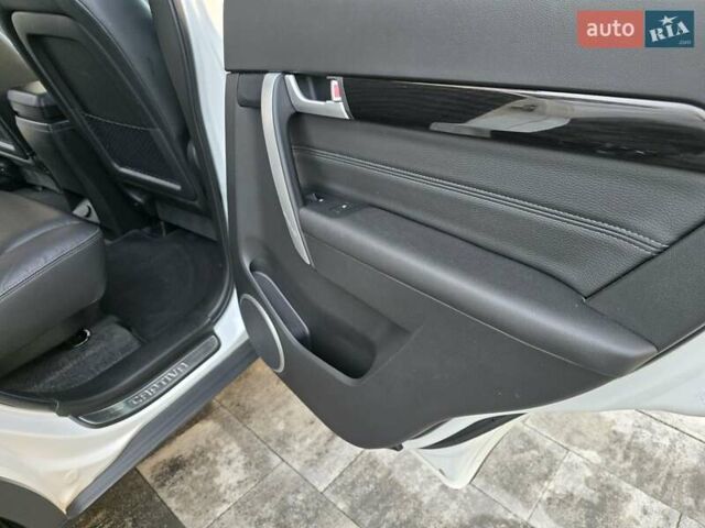 Белый Шевроле Каптива, объемом двигателя 2.2 л и пробегом 205 тыс. км за 11900 $, фото 37 на Automoto.ua