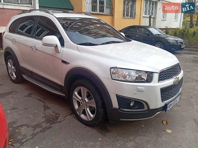Білий Шевроле Каптіва, об'ємом двигуна 2.2 л та пробігом 207 тис. км за 12000 $, фото 3 на Automoto.ua