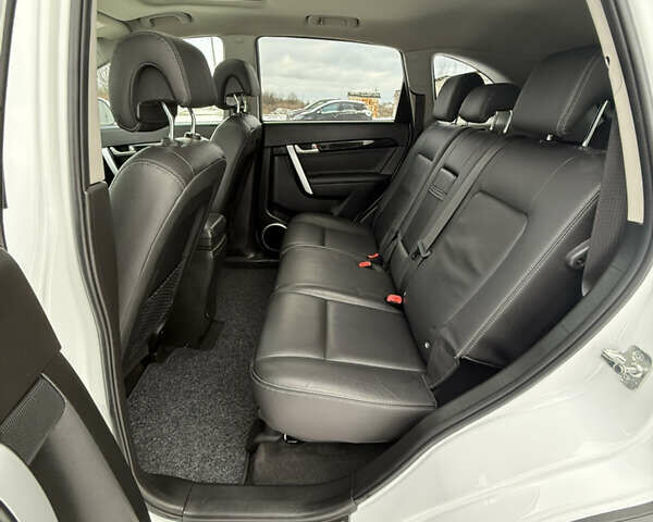 Белый Шевроле Каптива, объемом двигателя 2.2 л и пробегом 142 тыс. км за 12300 $, фото 79 на Automoto.ua