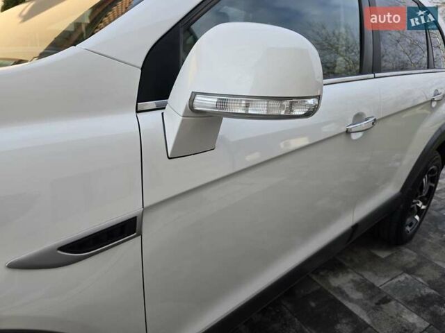 Белый Шевроле Каптива, объемом двигателя 2.2 л и пробегом 205 тыс. км за 11900 $, фото 55 на Automoto.ua