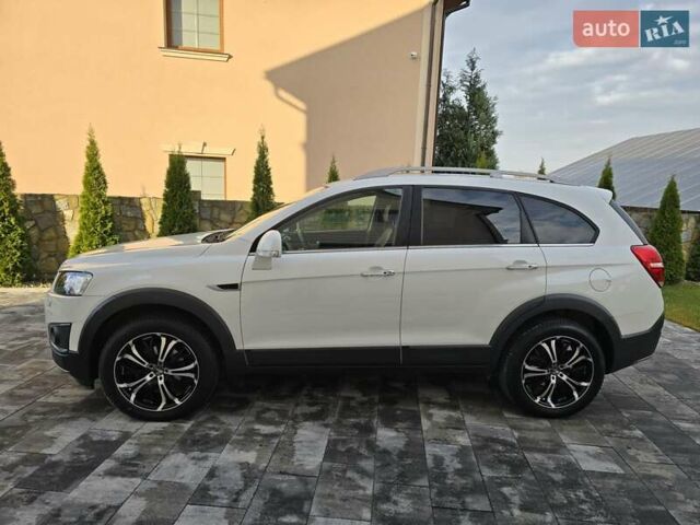 Белый Шевроле Каптива, объемом двигателя 2.2 л и пробегом 205 тыс. км за 11900 $, фото 2 на Automoto.ua