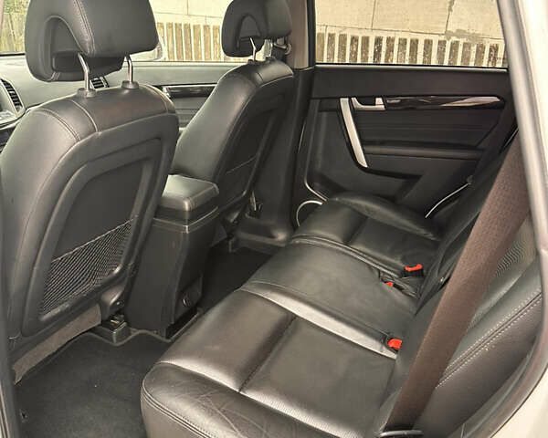 Шевроле Каптива 2013 в Луцке на Automoto.ua Белый Шевроле Каптива, объемом двигателя 2.23 л и пробегом 201 тыс. км за 10000 $, фото 6 на Automoto.ua