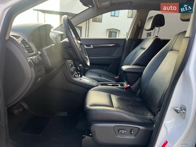 Белый Шевроле Каптива, объемом двигателя 2.2 л и пробегом 187 тыс. км за 12900 $, фото 30 на Automoto.ua