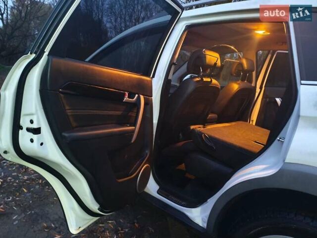 Белый Шевроле Каптива, объемом двигателя 2.23 л и пробегом 180 тыс. км за 14200 $, фото 26 на Automoto.ua